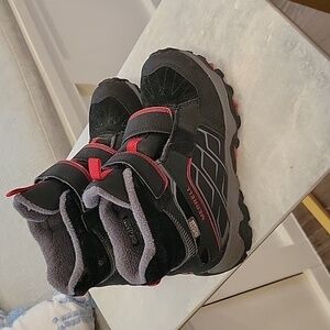 Merrell boys boots